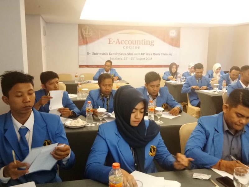 universitas kahuripan kediri, kampus kediri, kampus kahuripan, kuliah kediri, fakultas ekonomi, hotel java paragon, accounting, online accounting, akuntansi