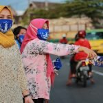 universitas, kahuripan, kediri, fakultas, kuliah, corona, covid-19, virus, aksi, peduli, masker, berbagi, kampung inggris