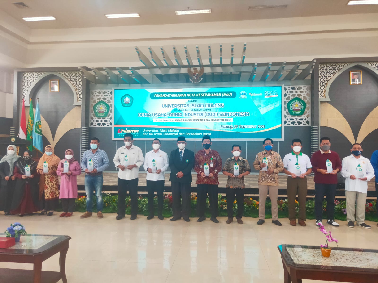 Rektor Universitas Kahuripan Kediri menandatangani kerjasama dengan Pascasarjana Universitas Islam Malang